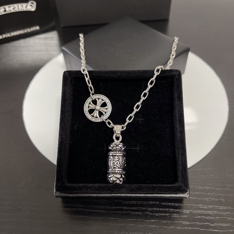 Ch**me He**ts necklaces
